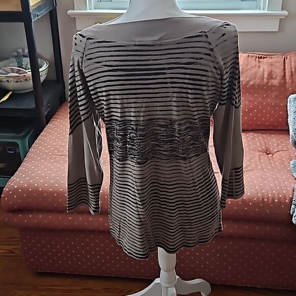 Barbara Lesser long sleeve top - Picture 2 of 5